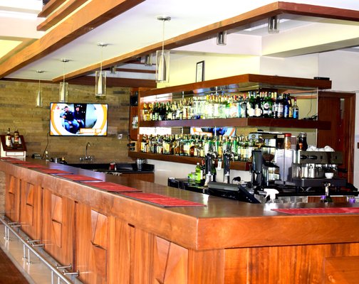 MAIN BAR